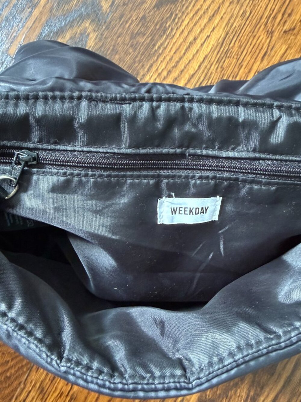 Weekday Puffer Bag *** Euc View 4